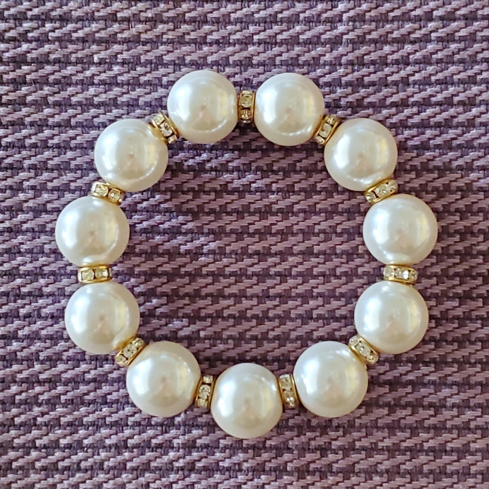 🚩 SALE Stretch Pearl Bracelet Classy Fun 💎 🦪